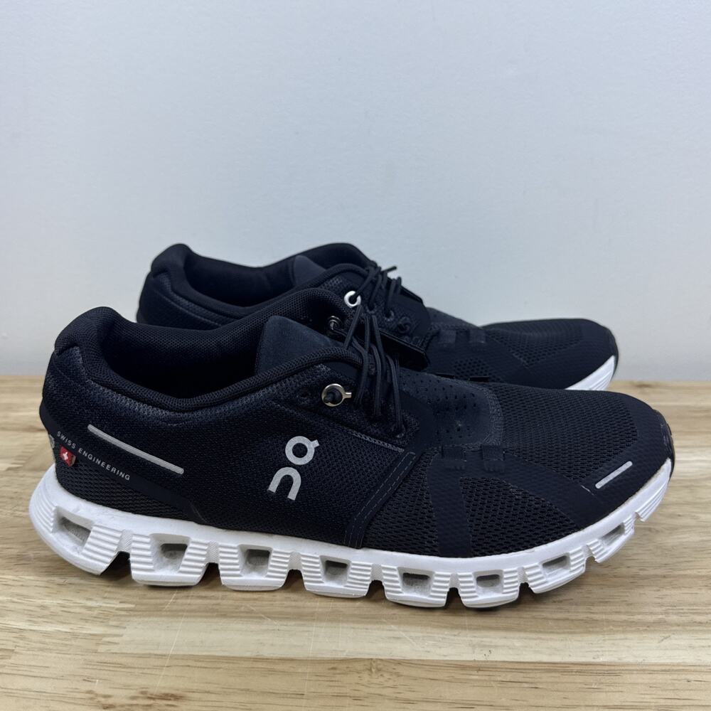 Women's On Cloud 6 Running Shoes Black and White Sneakers Sz 7.5
